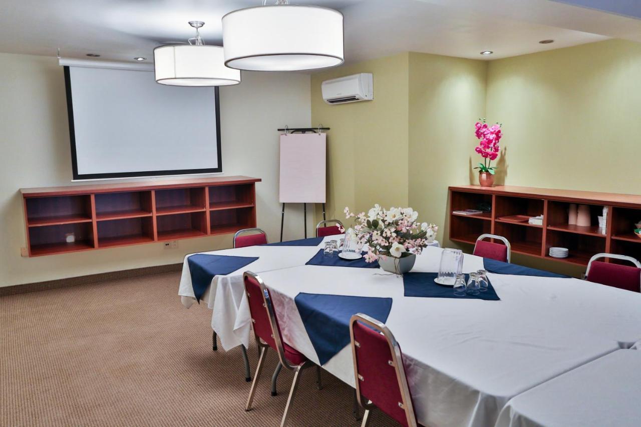 Hotel Le Versailles Saint-Sauveur-des-Monts Business bilde